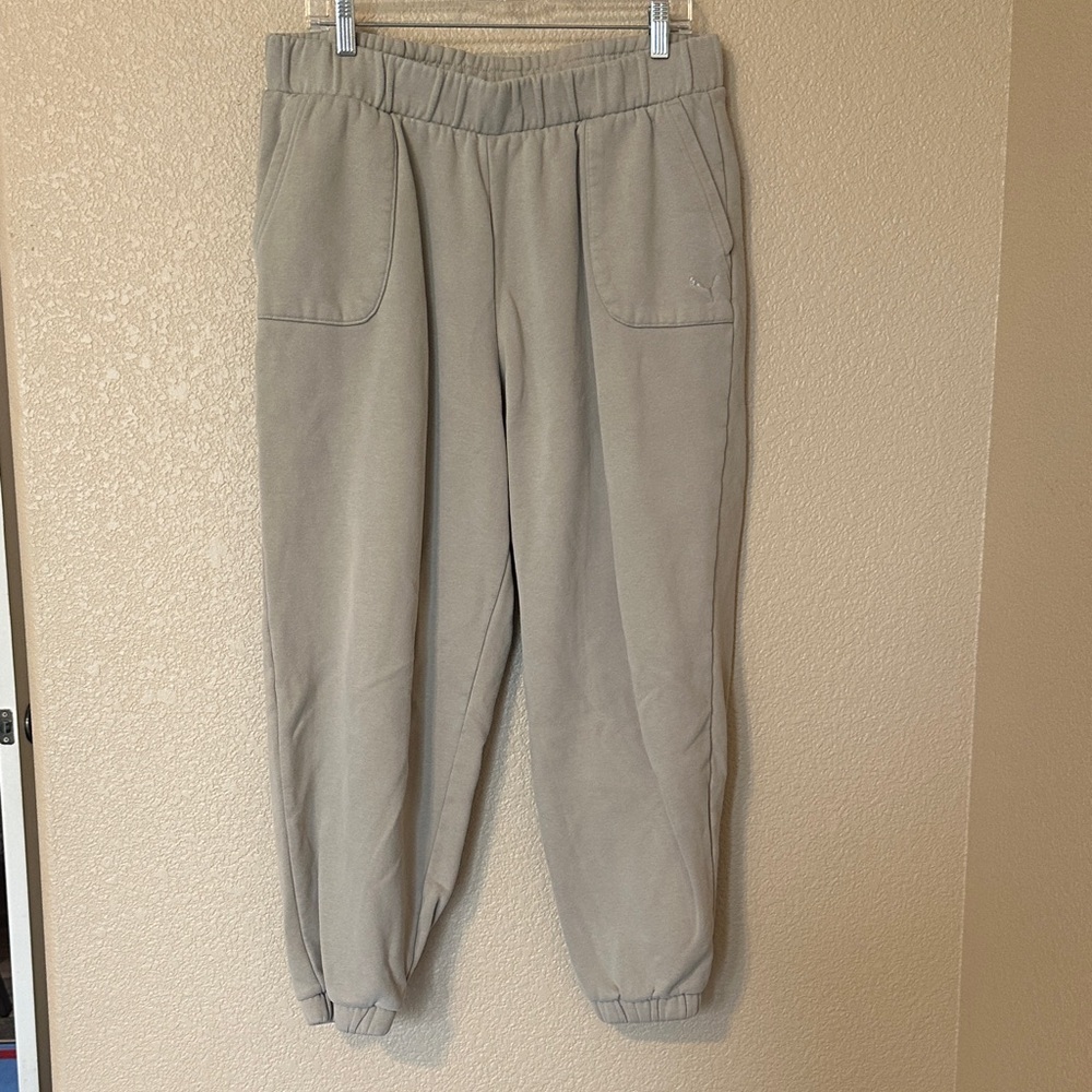 Puma Men's tan/stone Sweatpants